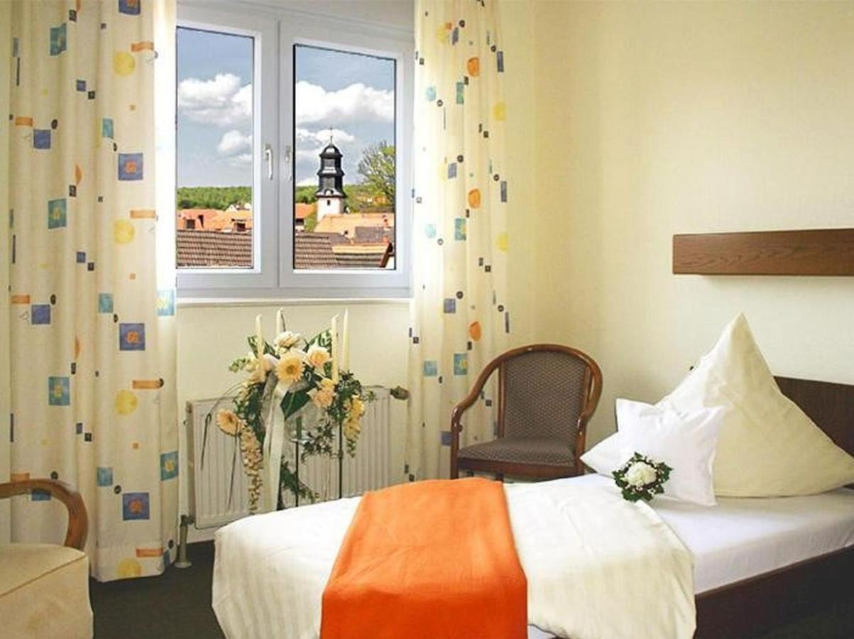 Hotel Zur Krone Ronneburg  エクステリア 写真
