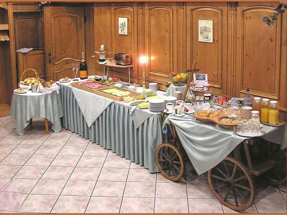 Hotel Zur Krone Ronneburg  エクステリア 写真