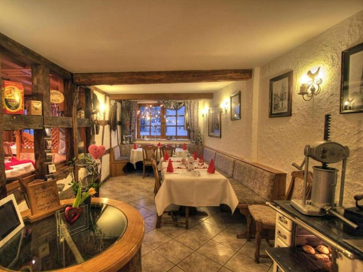 Hotel Zur Krone Ronneburg  エクステリア 写真