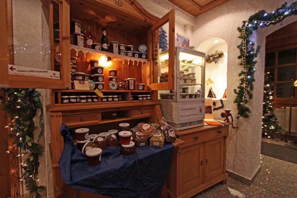 Hotel Zur Krone Ronneburg  エクステリア 写真