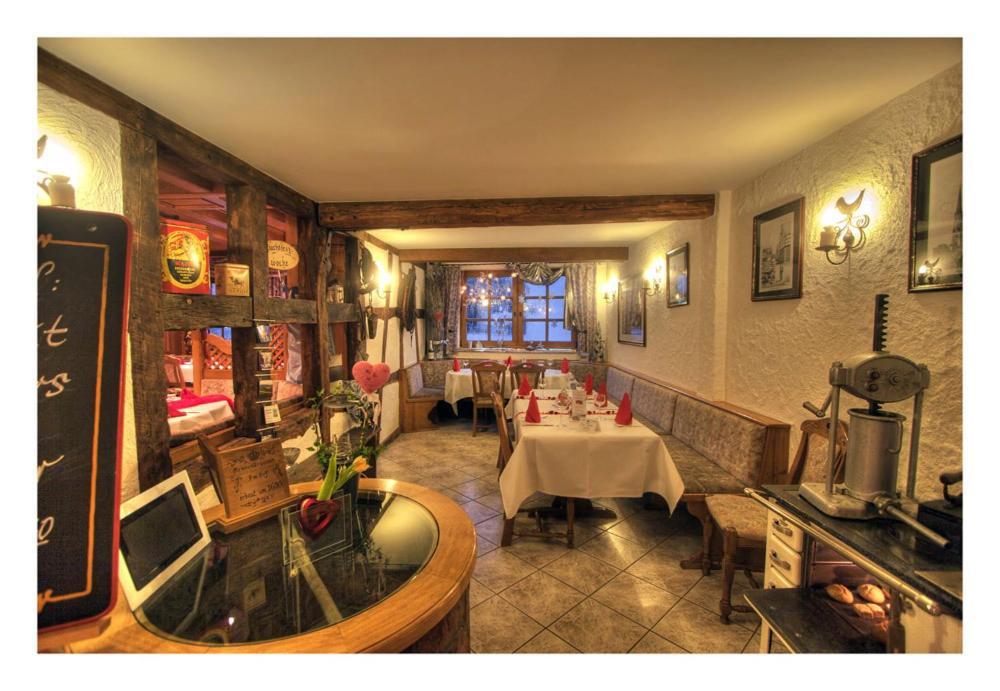 Hotel Zur Krone Ronneburg  エクステリア 写真