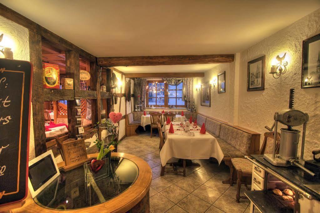 Hotel Zur Krone Ronneburg  エクステリア 写真